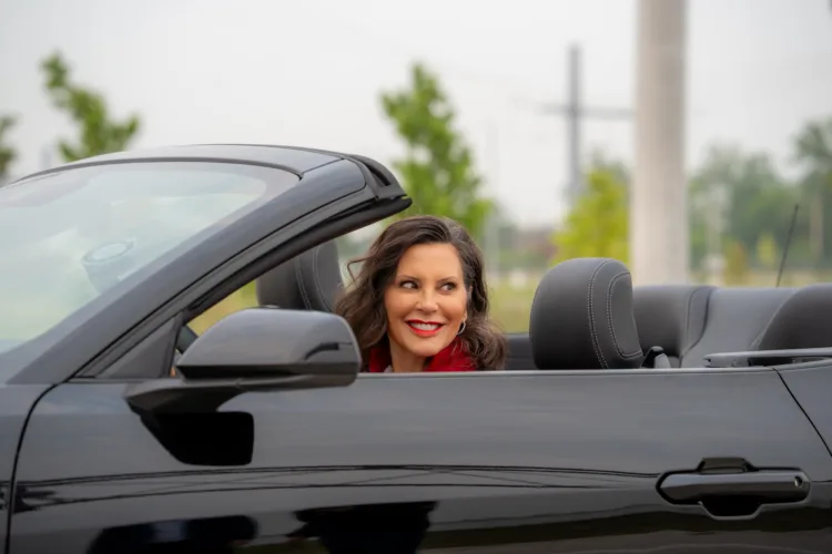Whitmer gets behind the wheel for first drive across Gordie Howe International Bridge